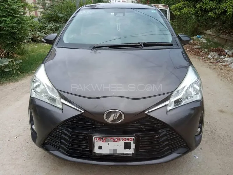 Toyota Vitz 2018 for Sale in Karachi Image-1