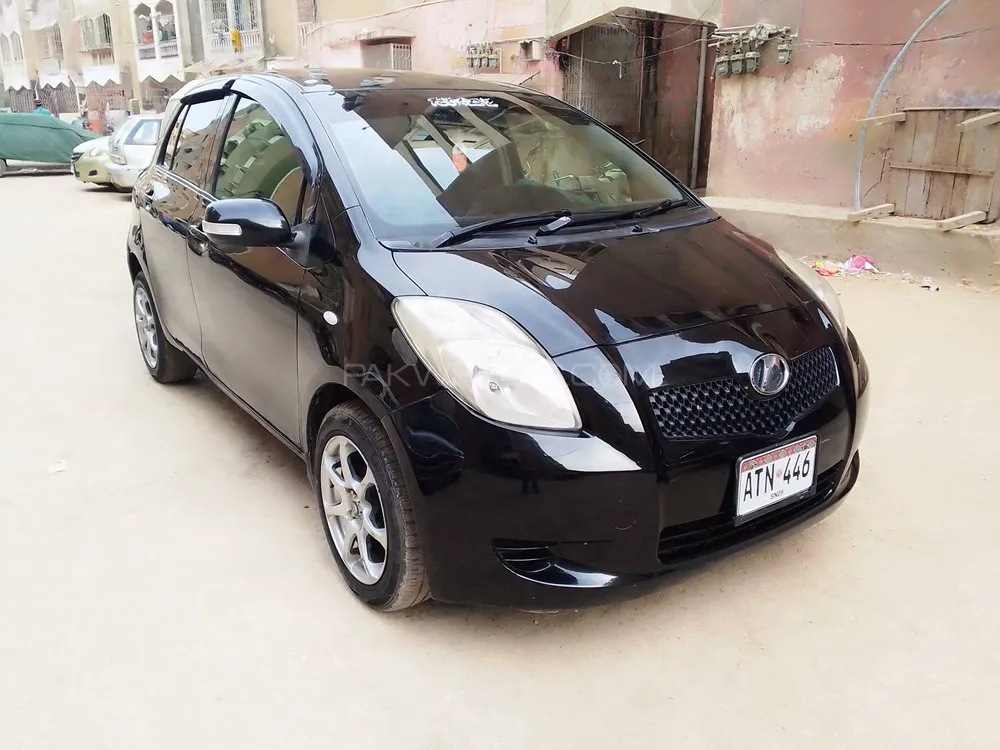 Toyota Vitz 2007 for Sale in Karachi Image-1