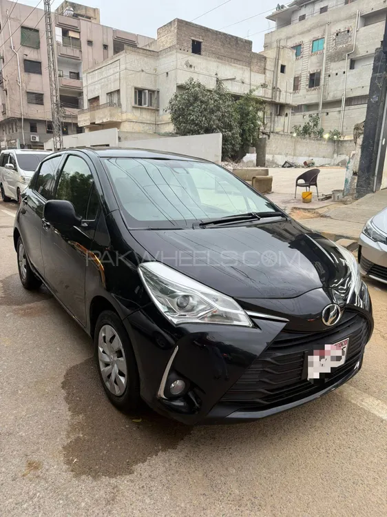 Toyota Vitz 2017 for Sale in Karachi Image-1