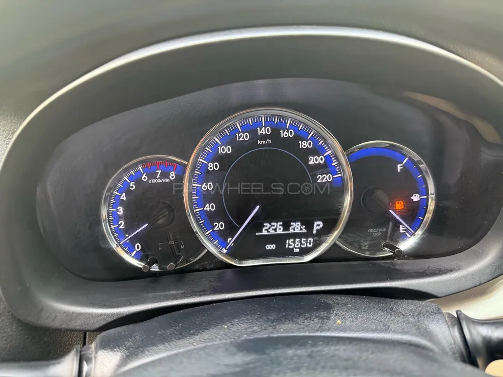 Toyota Yaris Sedan 2020 for Sale in Karachi Image-1