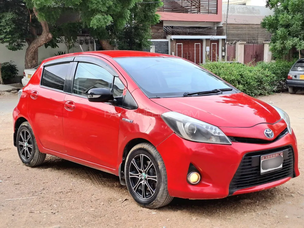 Toyota Yaris Hatchback 2014 for Sale in Karachi Image-1