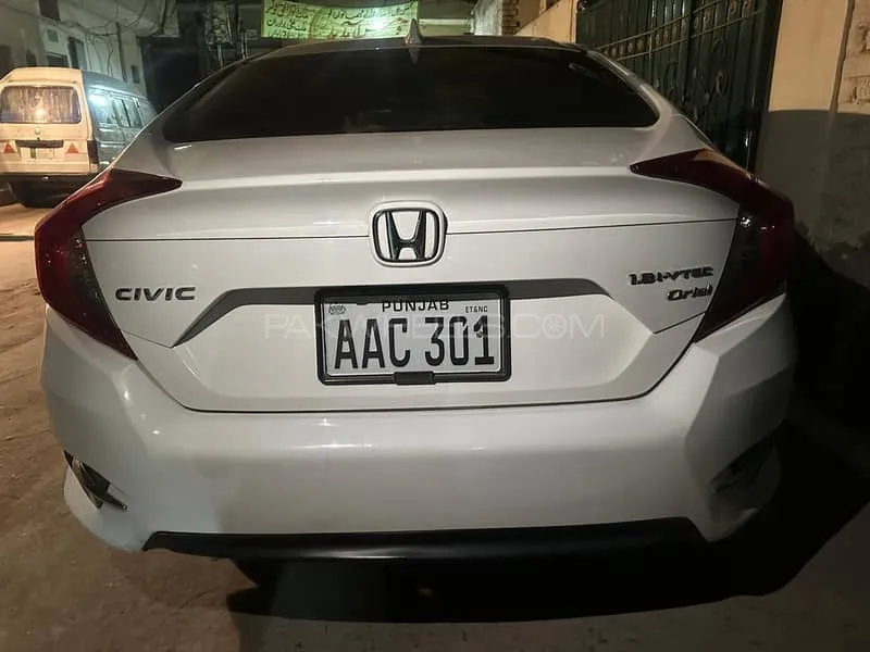 Honda Civic 2020 for Sale in Lahore Image-1