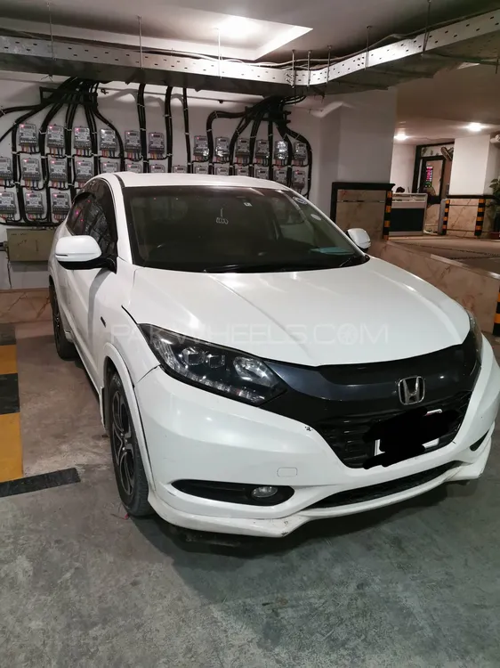 Honda Vezel 2014 for Sale in Karachi Image-1