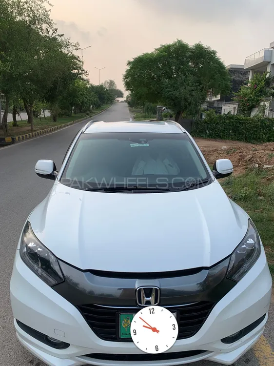 Honda Vezel 2015 for Sale in Islamabad Image-1