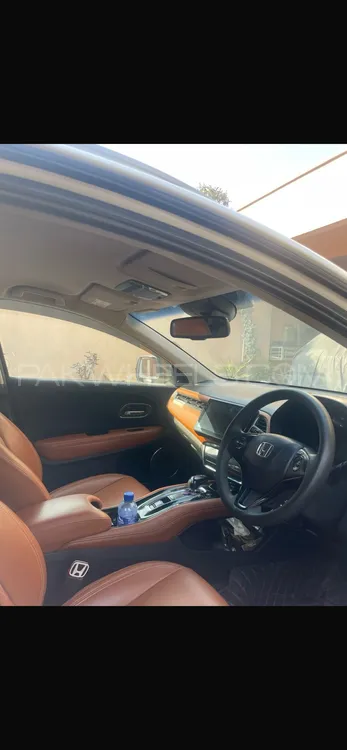 Honda Vezel 2015 for Sale in Peshawar Image-1