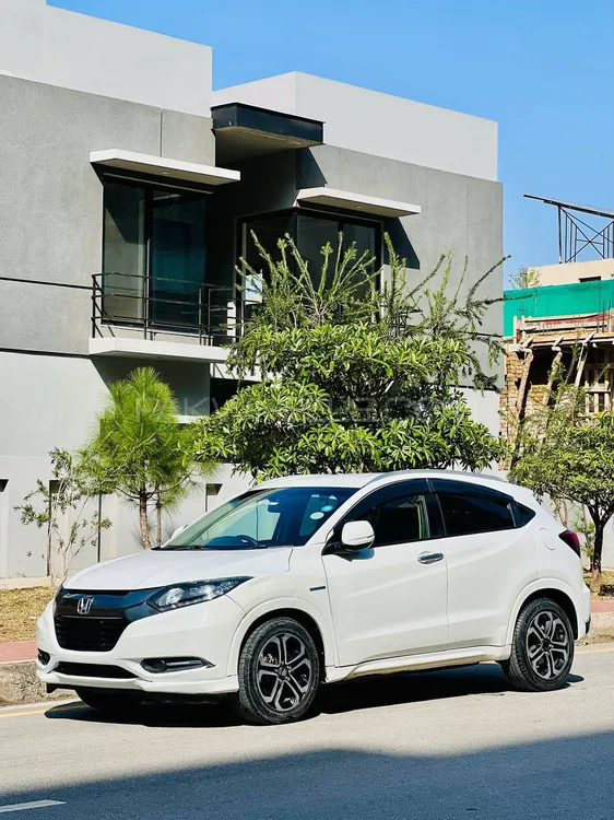 Honda Vezel 2015 for Sale in Rawalpindi Image-1