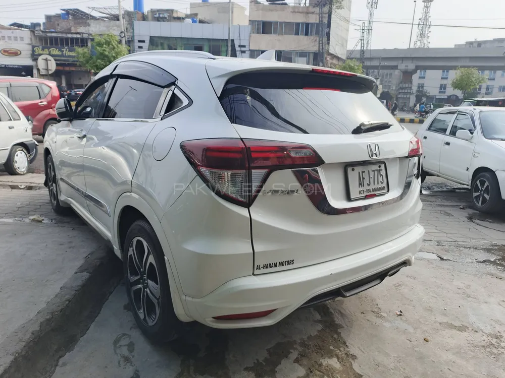 Honda Vezel 2015 for Sale in Lahore Image-1