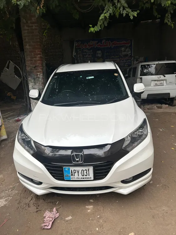 Honda Vezel 2016 for Sale in Islamabad Image-1