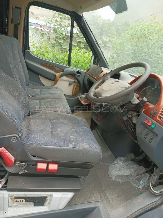 Mercedes Benz Sprinter 2006 for Sale in Lahore Image-1