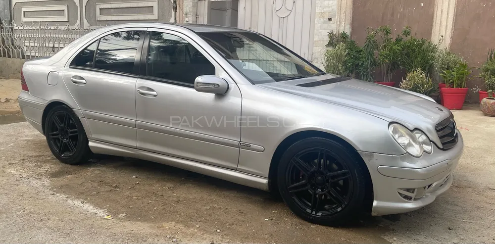 Mercedes Benz C Class 2004 for Sale in Karachi Image-1