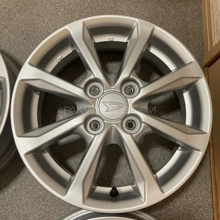 Mira and Move Japanese rims Image-1