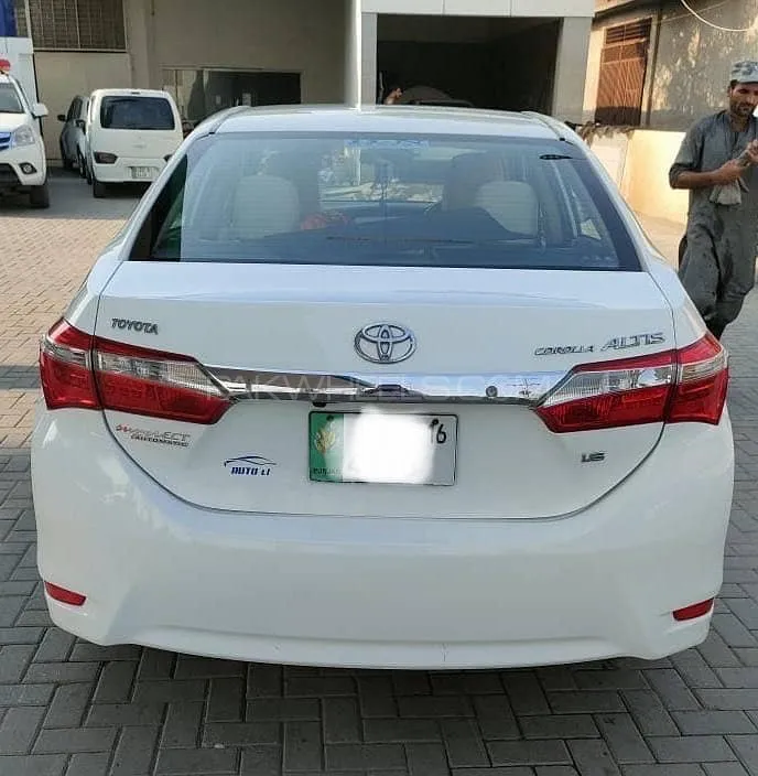 Toyota Corolla 2015 for Sale in Lahore Image-1