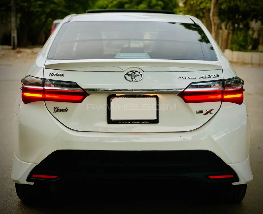 Toyota Corolla 2021 for Sale in Karachi Image-1