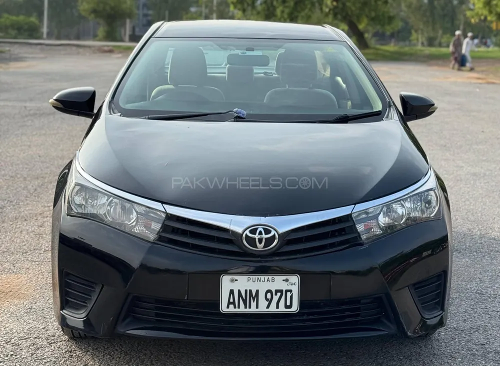 Toyota Corolla 2015 for Sale in Islamabad Image-1