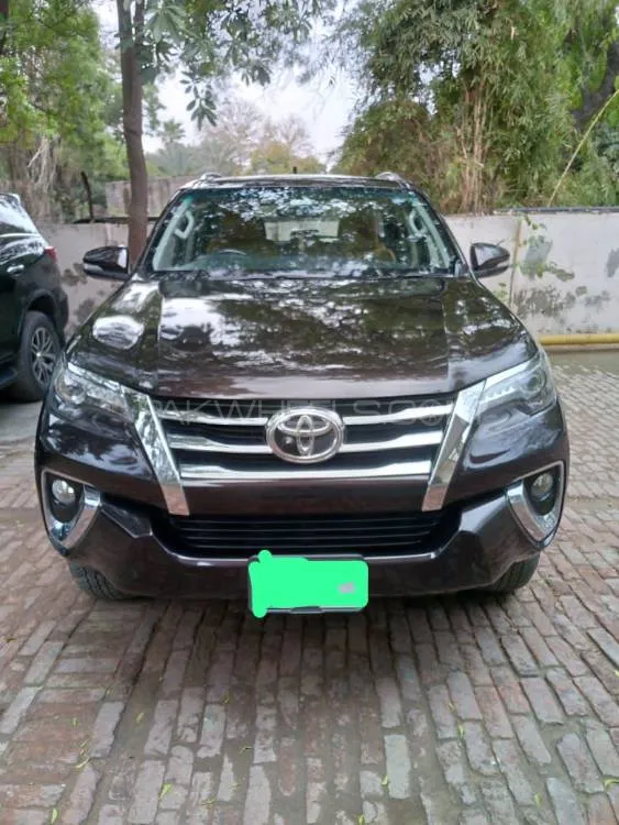 Toyota Fortuner 2017 for Sale in Lahore Image-1