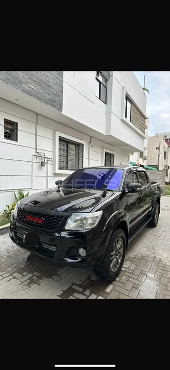 Toyota Hilux 2013 for Sale in Karachi Image-1