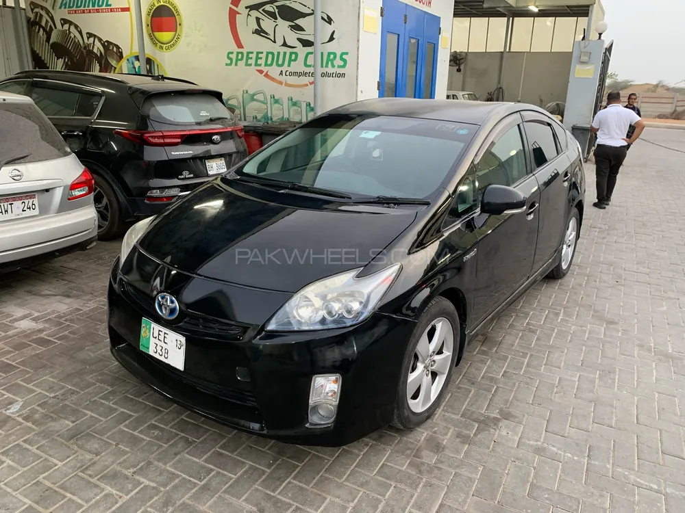 Toyota Prius 2015 for Sale in Karachi Image-1