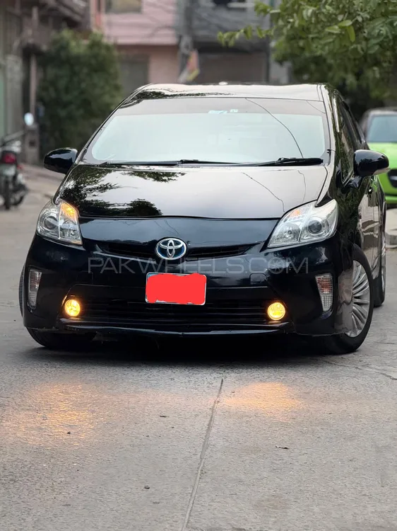 Toyota Prius 2014 for Sale in Lahore Image-1