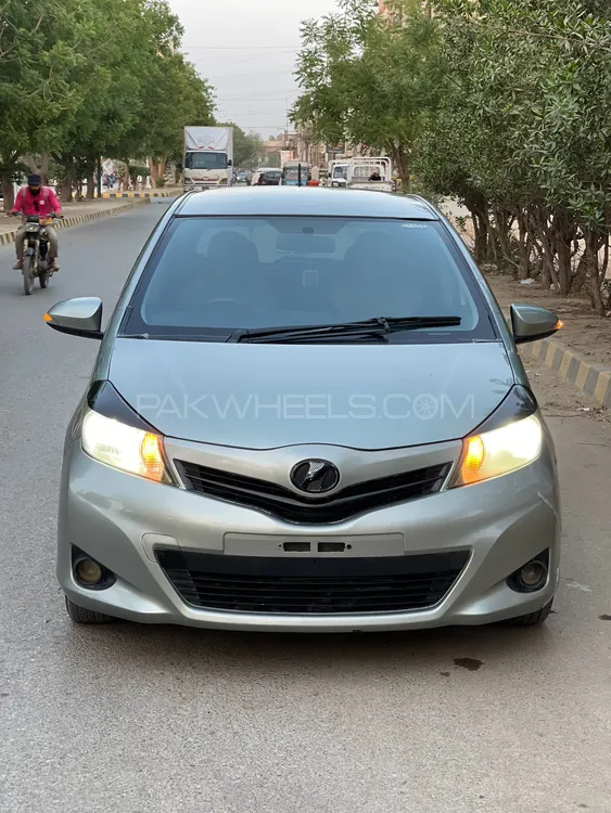 Toyota Vitz 2012 for Sale in Karachi Image-1