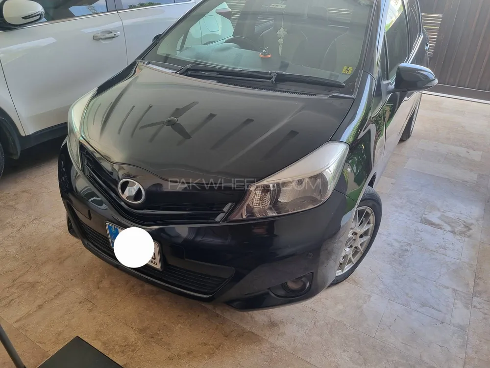 Toyota Vitz 2012 for Sale in Islamabad Image-1
