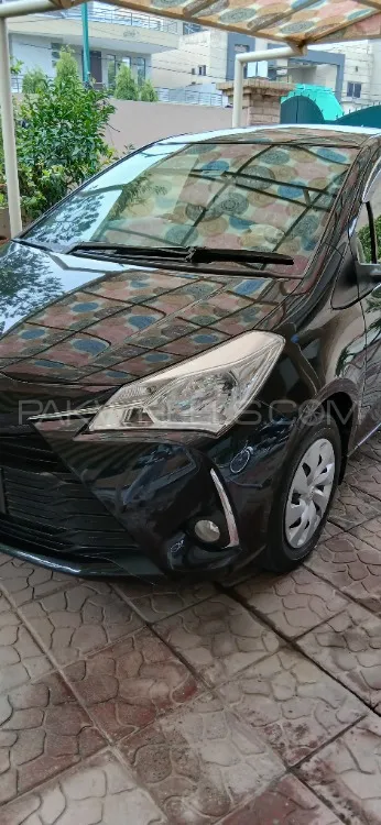 Toyota Vitz 2017 for Sale in Lahore Image-1