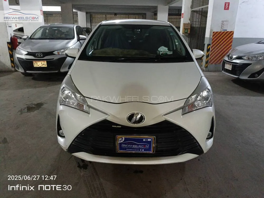 Toyota Vitz 2017 for Sale in Karachi Image-1