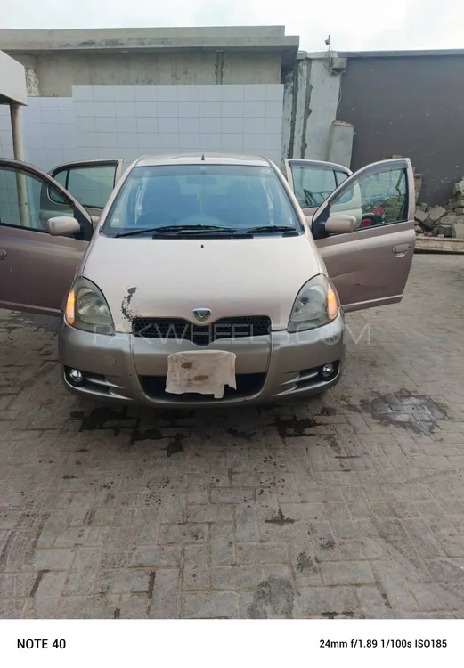 Toyota Vitz 2001 for Sale in Karachi Image-1