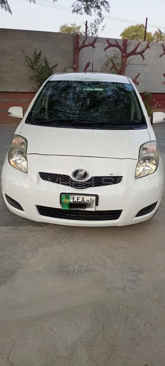 Toyota Vitz 2008 for Sale in Mardan Image-1