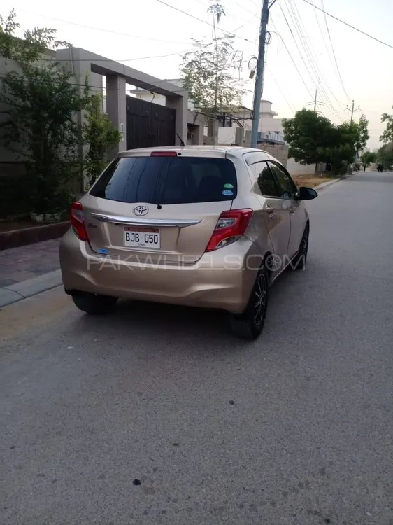 Toyota Vitz 2014 for Sale in Karachi Image-1
