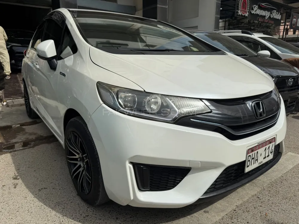 Honda Fit 2013 for Sale in Karachi Image-1
