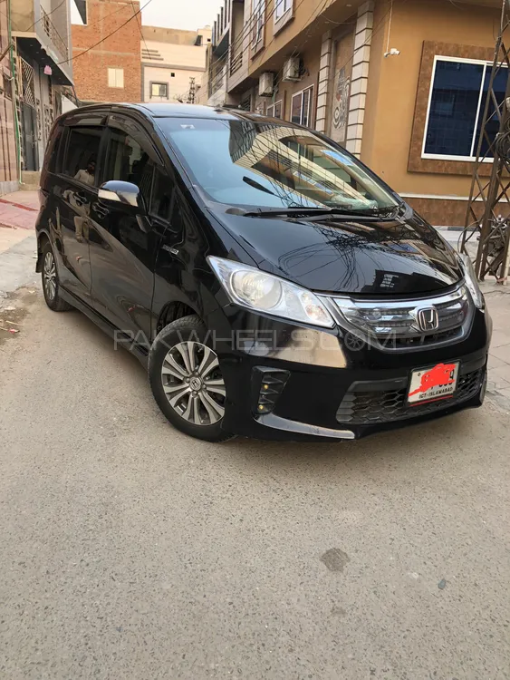 Honda Freed 2012 for Sale in Faisalabad Image-1