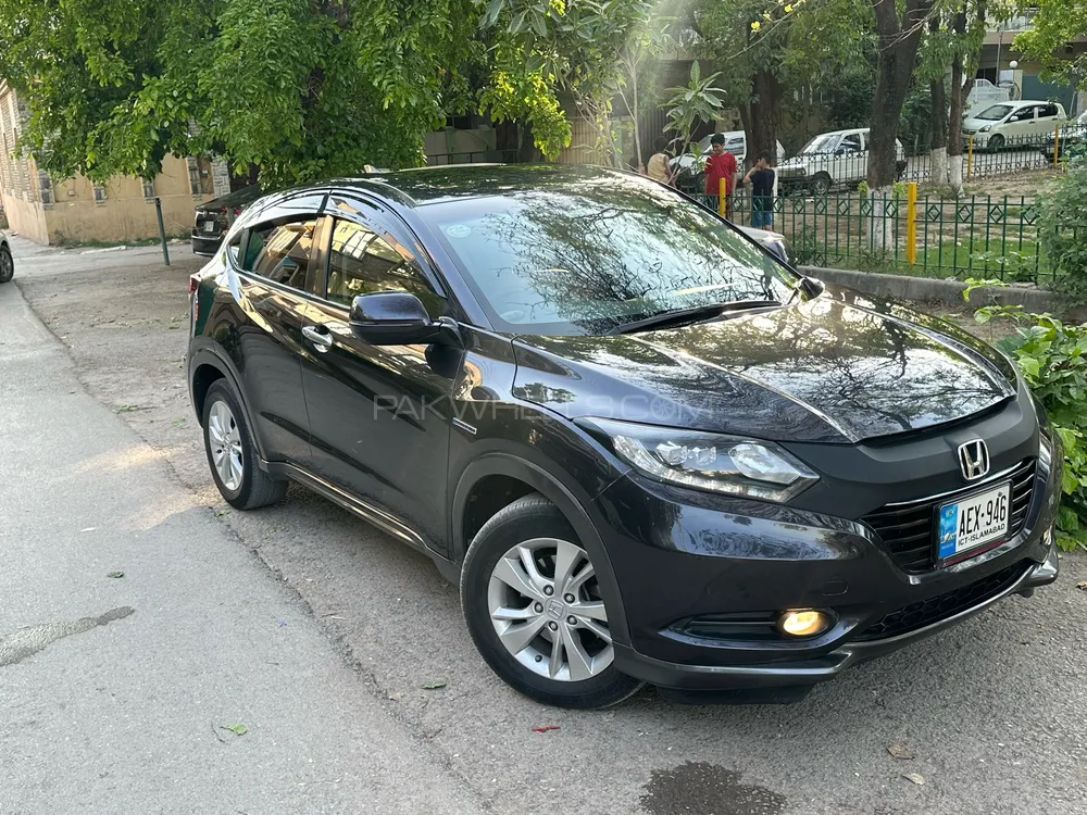 Honda Vezel 2017 for Sale in Islamabad Image-1