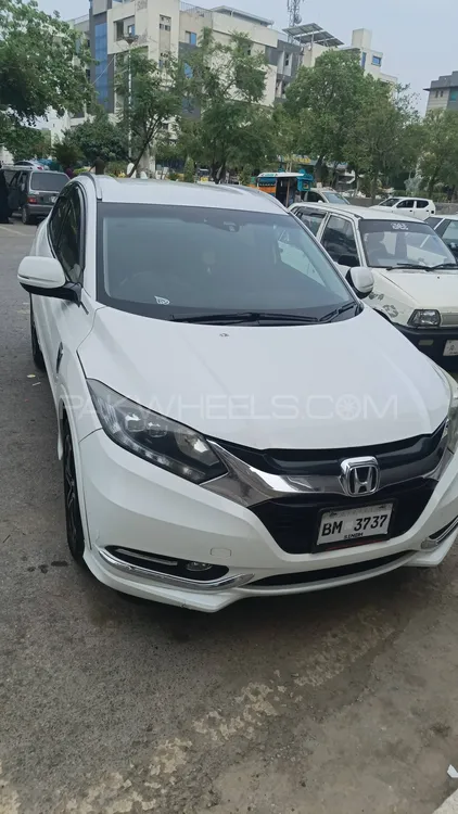Honda Vezel 2015 for Sale in Islamabad Image-1