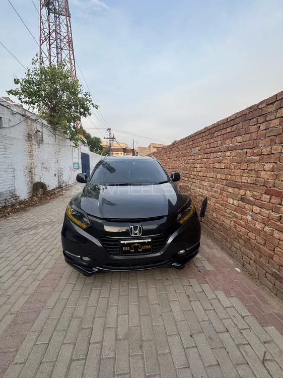 Honda Vezel 2014 for Sale in Multan Image-1