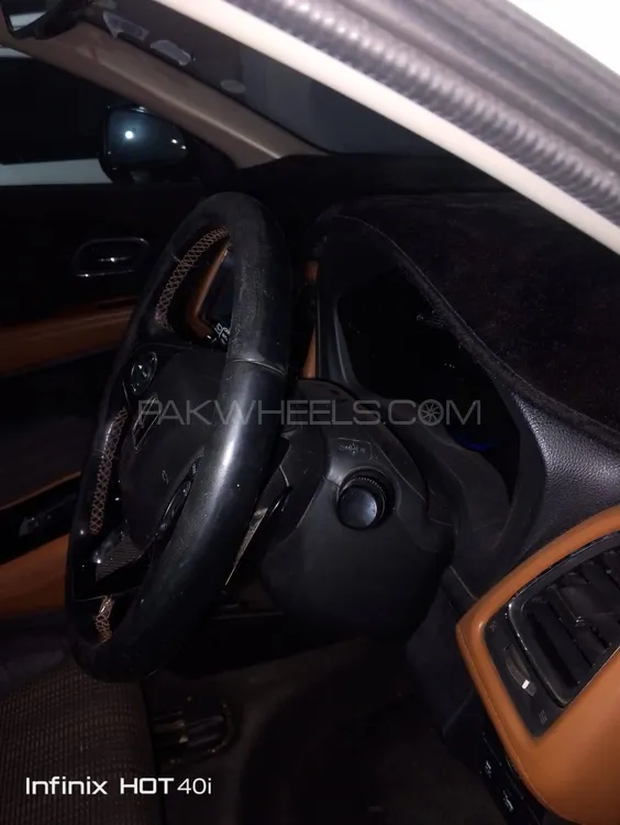 Honda Vezel 2016 for Sale in Karachi Image-1