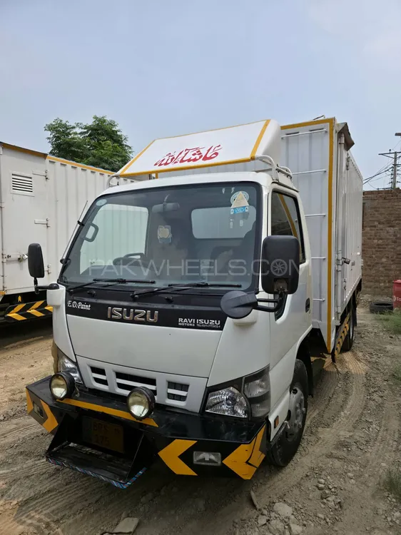 Isuzu NKR 2018 for Sale in Bahawalpur Image-1