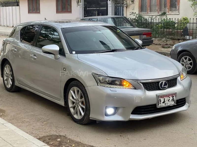 Lexus CT200h 2012 for Sale in Karachi Image-1