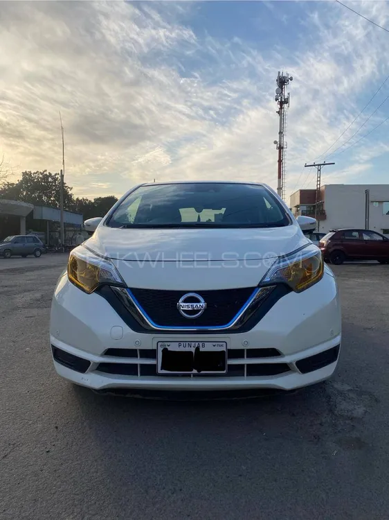 Nissan Note 2018 for Sale in Lahore Image-1
