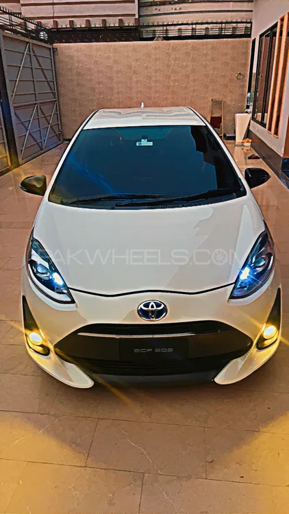 Toyota Aqua 2017 for Sale in Peshawar Image-1