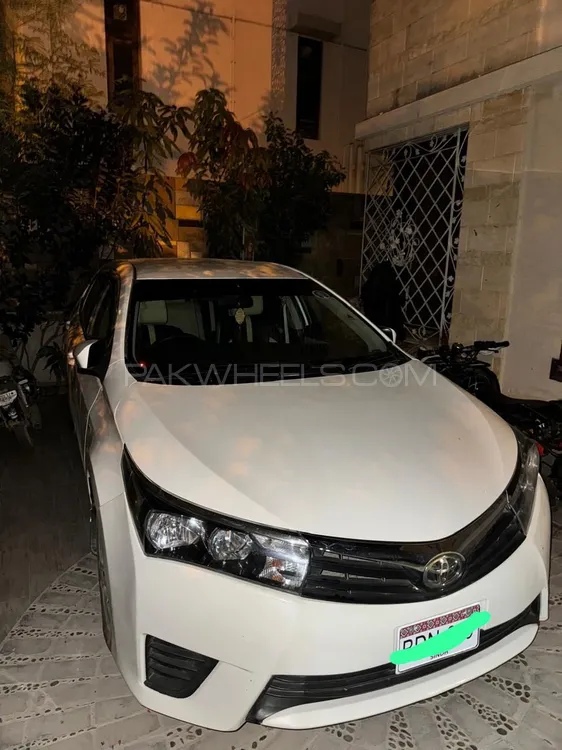 Toyota Corolla 2015 for Sale in Karachi Image-1