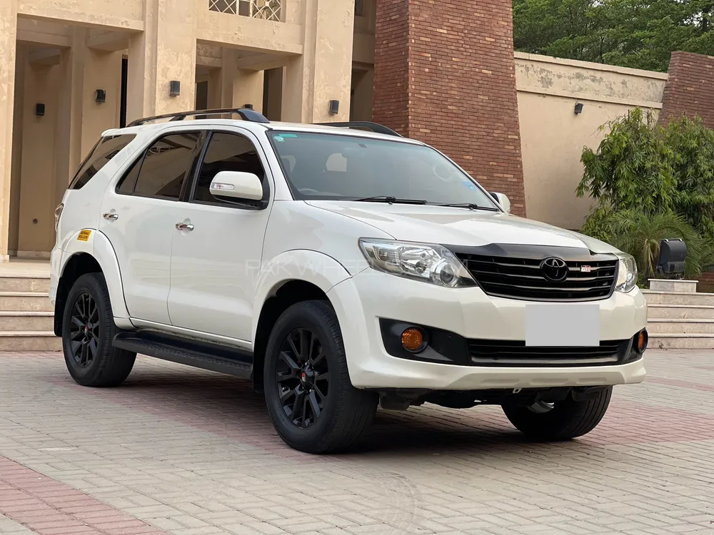 Toyota Fortuner 2013 for Sale in Lahore Image-1