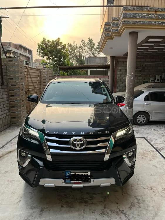 Toyota Fortuner 2018 for Sale in Peshawar Image-1