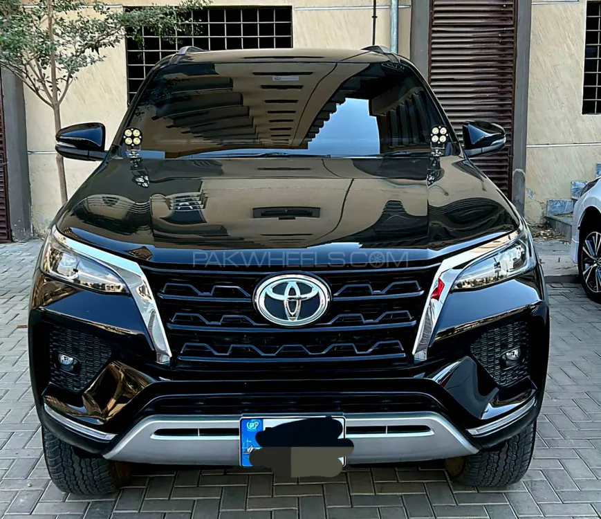 Toyota Fortuner 2024 for Sale in Lahore Image-1