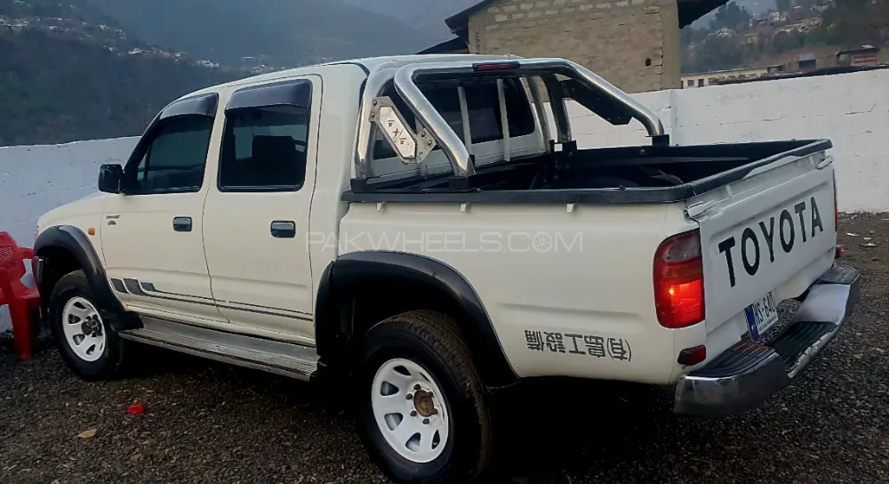 Toyota Hilux 2004 for Sale in Abbottabad Image-1