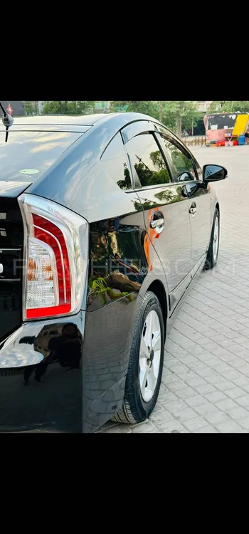 Toyota Prius 2012 for Sale in Okara Image-1