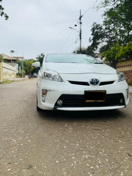 Toyota Prius 2013 for Sale in Karachi Image-1