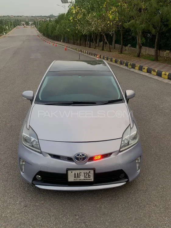 Toyota Prius 2012 for Sale in Islamabad Image-1