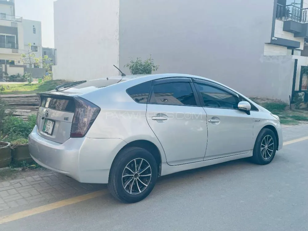 ٹویوٹا پریوس 2011 for Sale in لاہور Image-1