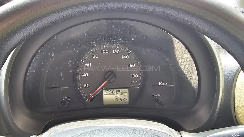 Toyota Vitz 2011 for Sale in Lahore Image-1