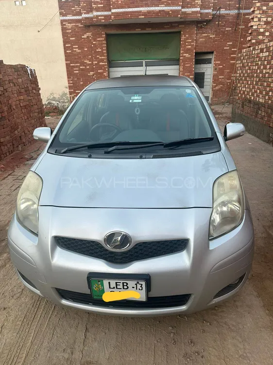 Toyota Vitz 2013 for Sale in Lahore Image-1